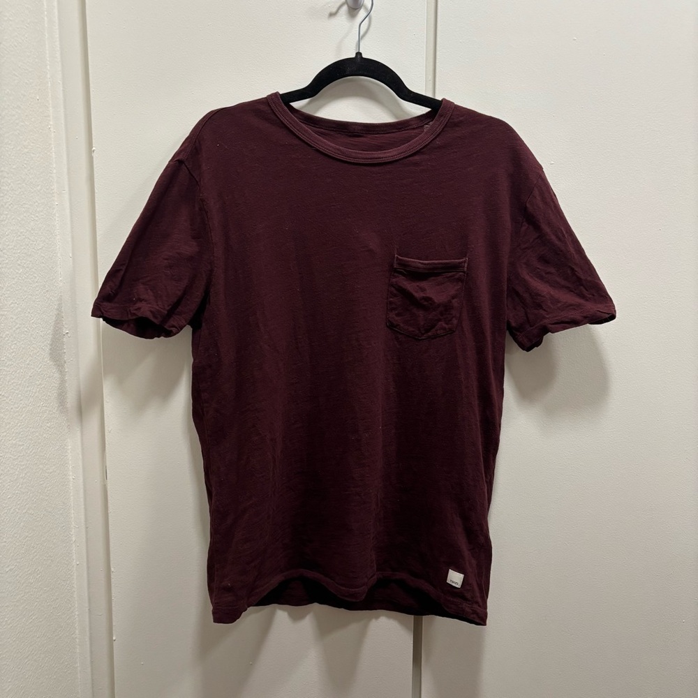 Vuori Men’s Medium Maroon Red Short Sleeve Rise Tee